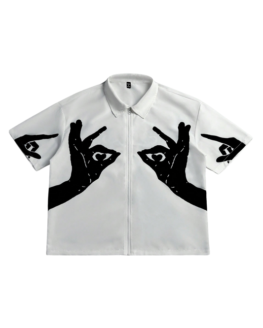 Chemise créative à la main