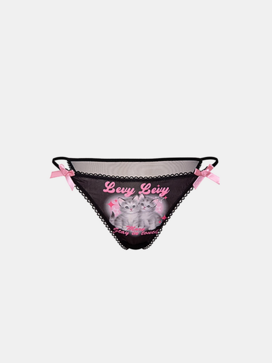 Culotte en dentelle avec un joli chaton