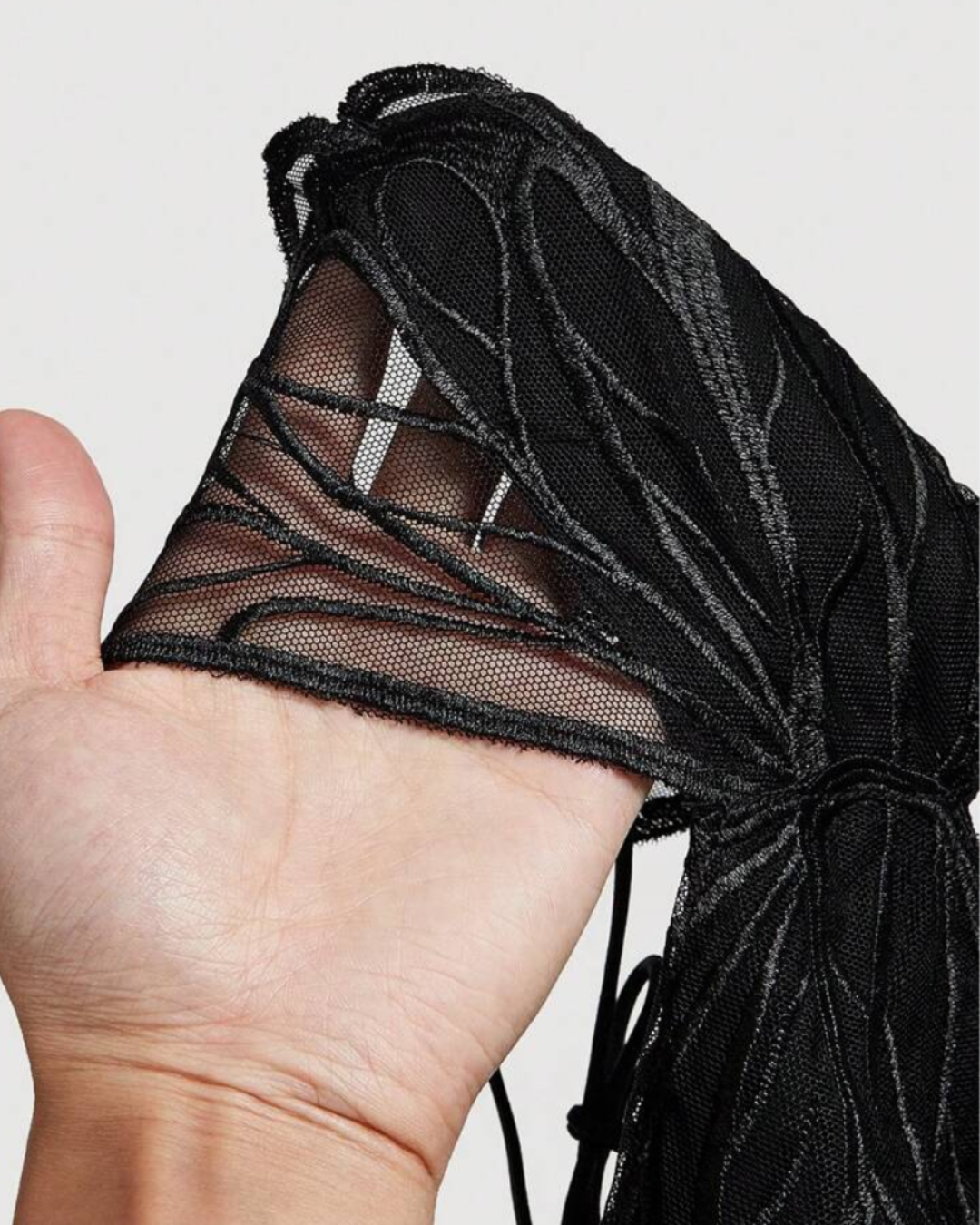 Haut à lacets avec ailes de papillon