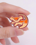 Broche en émail Simba
