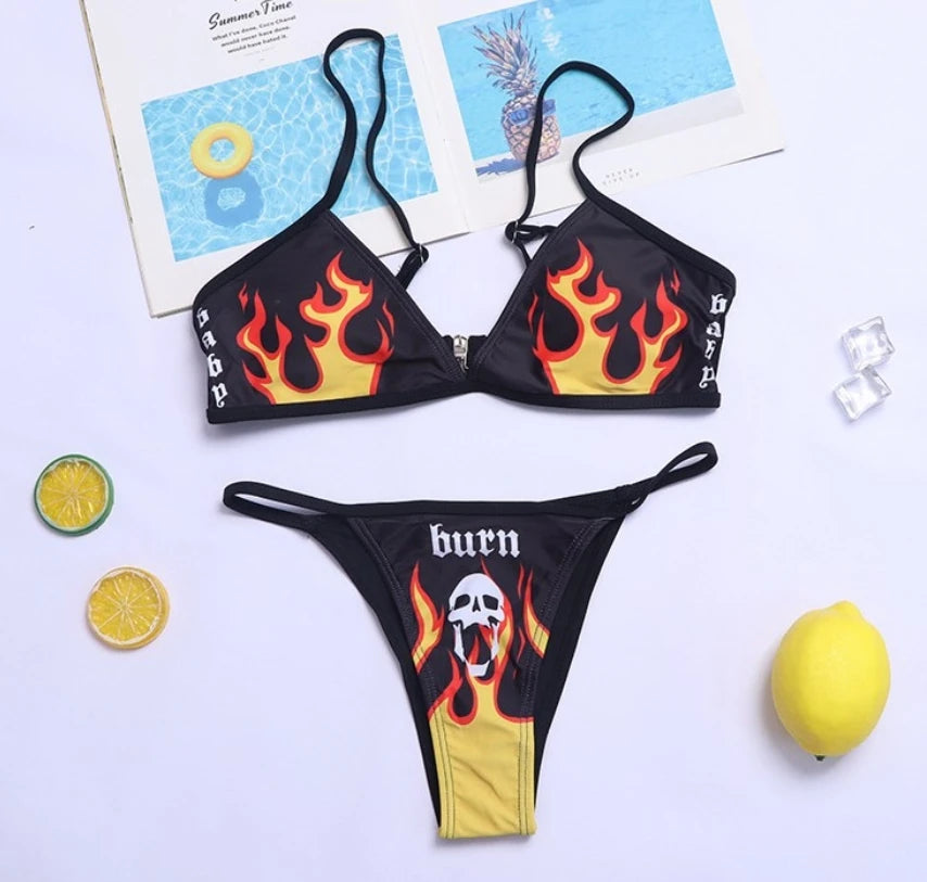 Bikini en flammes brûlantes