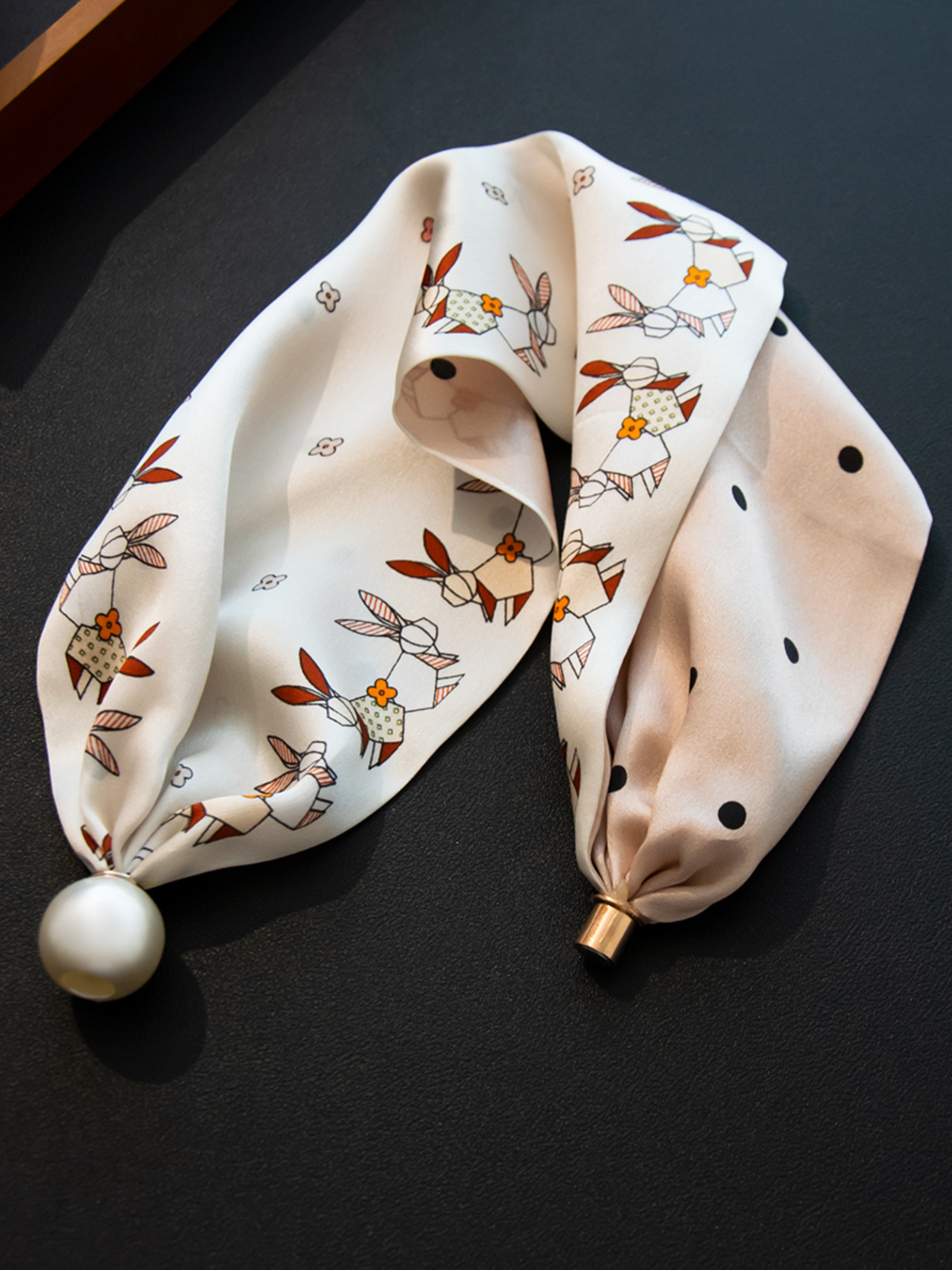 Pearl Elegant Silk Scarf