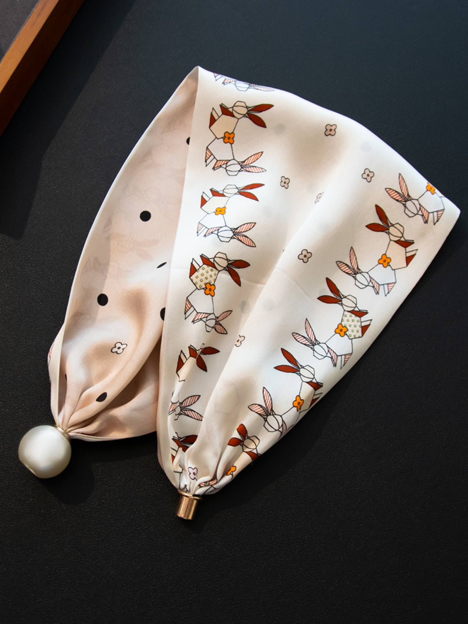 Pearl Elegant Silk Scarf