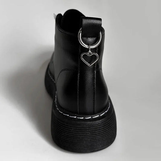 Pendant Boots