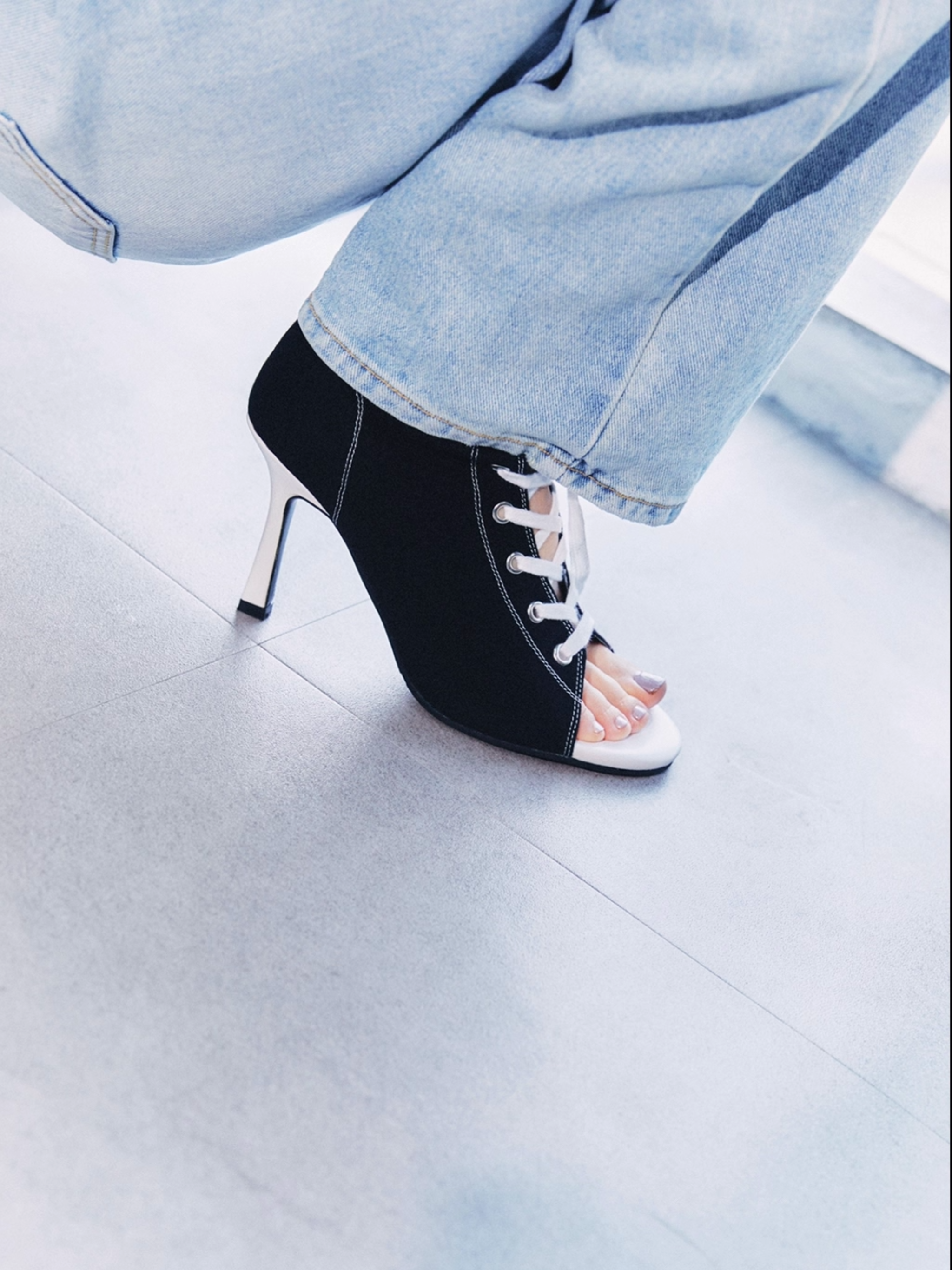 Fishmouth Canvas Boots