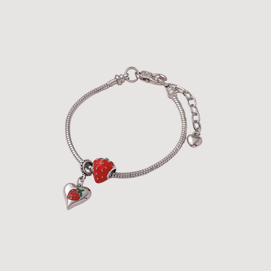 Bracelet à breloques fraise