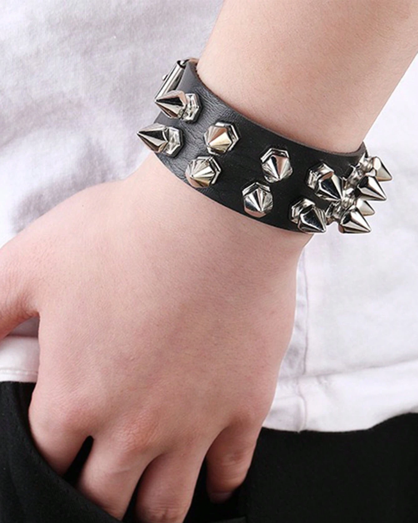 Bracelet à pointes punk