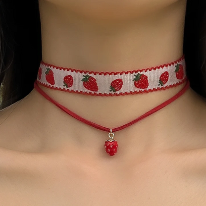 Duo colliers choker avec motif fraise