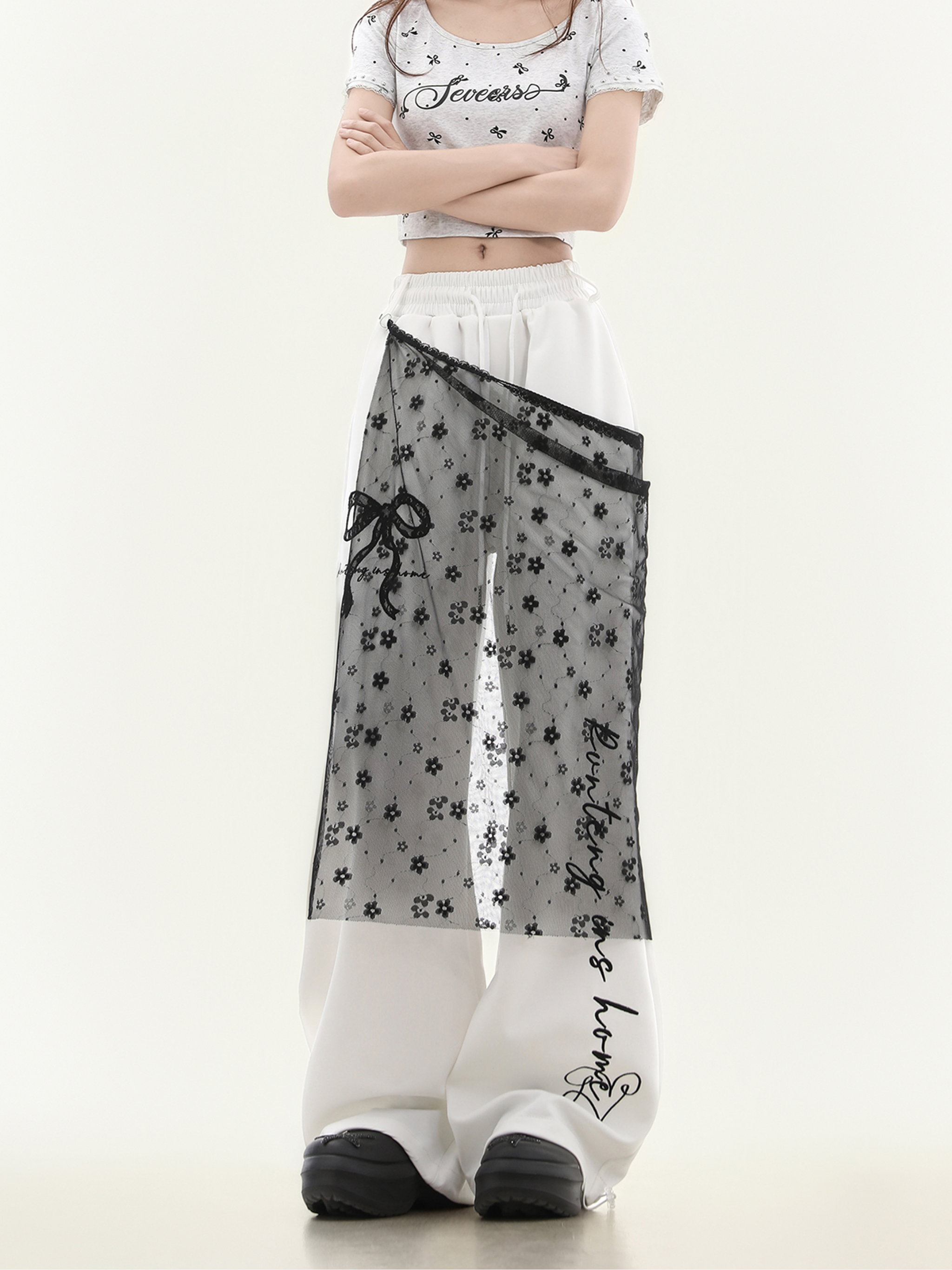 Pantalon large en dentelle