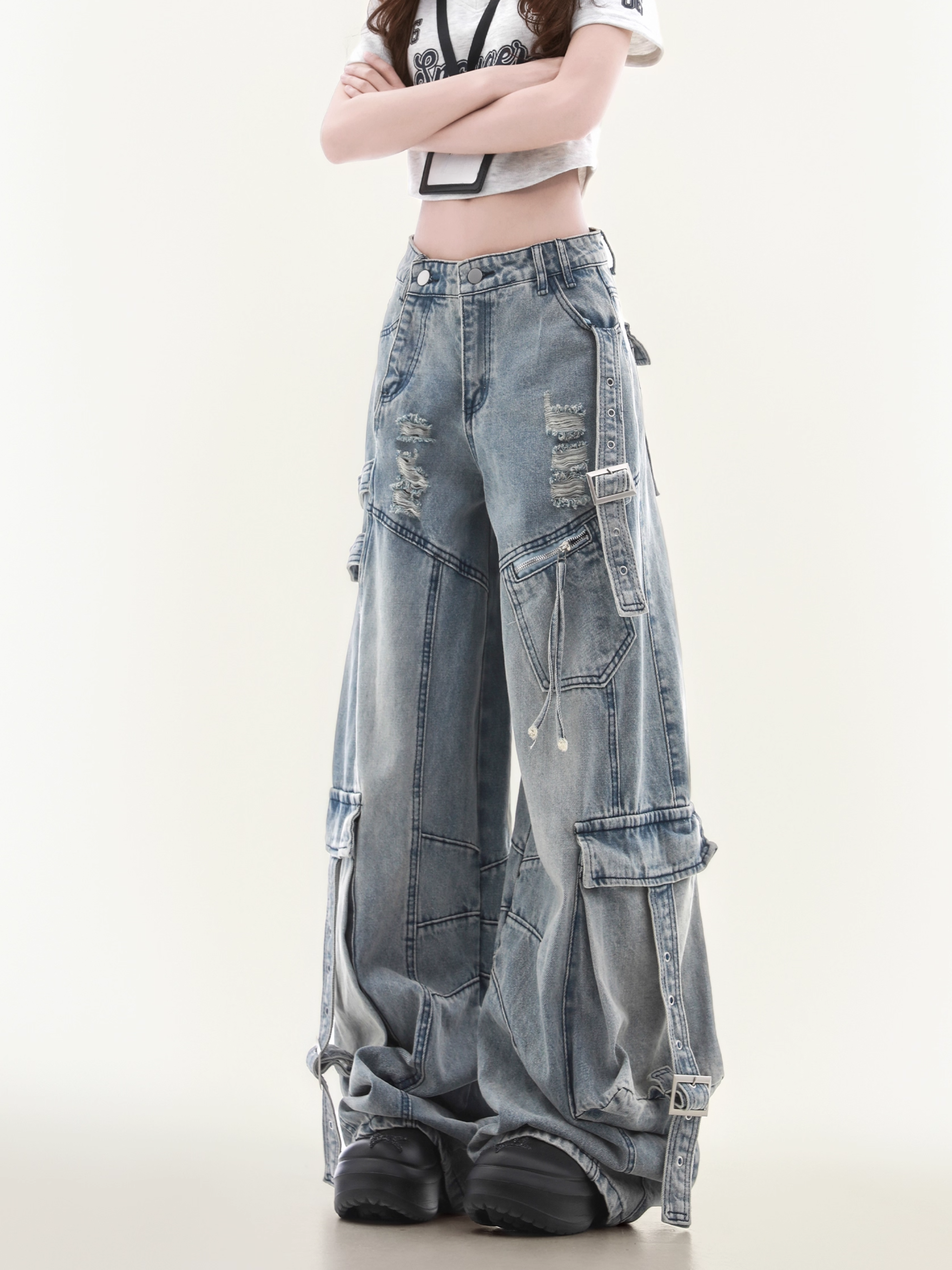 Cargo Wide-Leg Jeans
